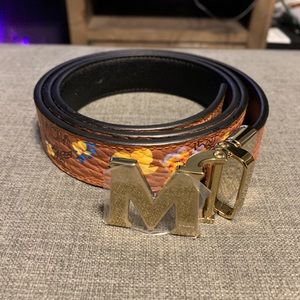 Reversible MCM Belt